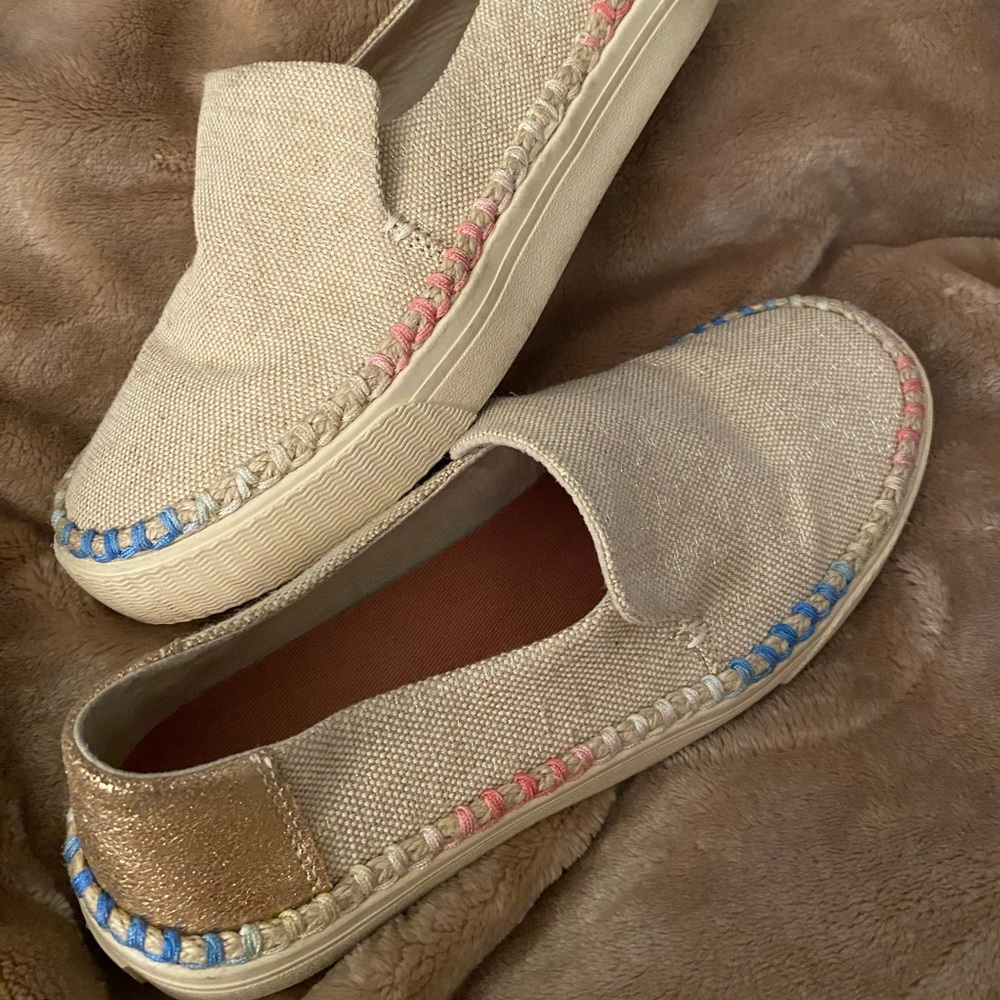 TOM’s Tan loafers